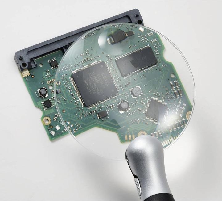 Image du produit Toolcraft TO-8997036 Loupe à main avec éclairage LED Facteur d'agrandissement : 3 x, 5 x