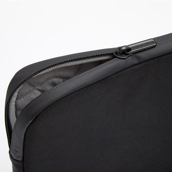 Image du produit XD Design HOUSSE POUR ORDINATEUR PORTABLE LAPTOP SLEEVE 14 BLACK P/N : P706.201 (14")