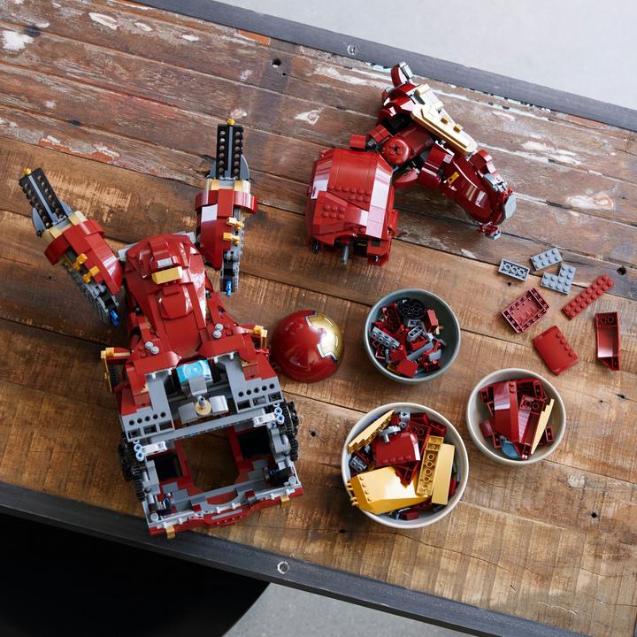 Actual product image LEGO Hulkbuster (76210, LEGO Marvel, LEGO Rare Sets)