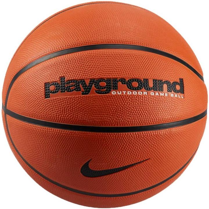 Nike Basketball für den Alltag auf dem Spielplatz