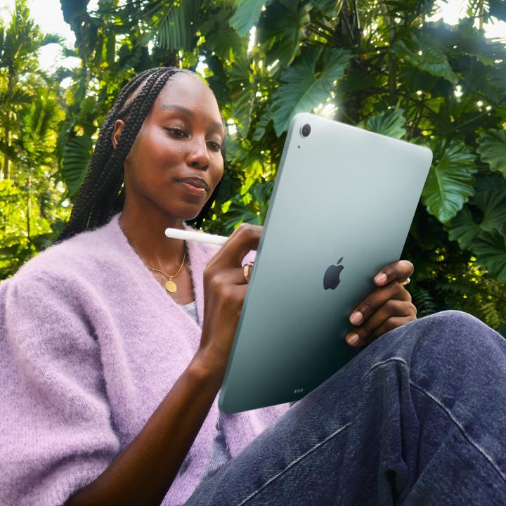 Actual product image Apple iPad Air 11 2025 (M3) (5G, 11", 128 GB, Starlight)