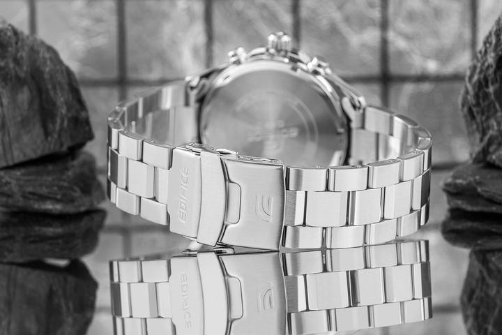 Produktbild Casio Edifice (Chronograph, 45 mm)