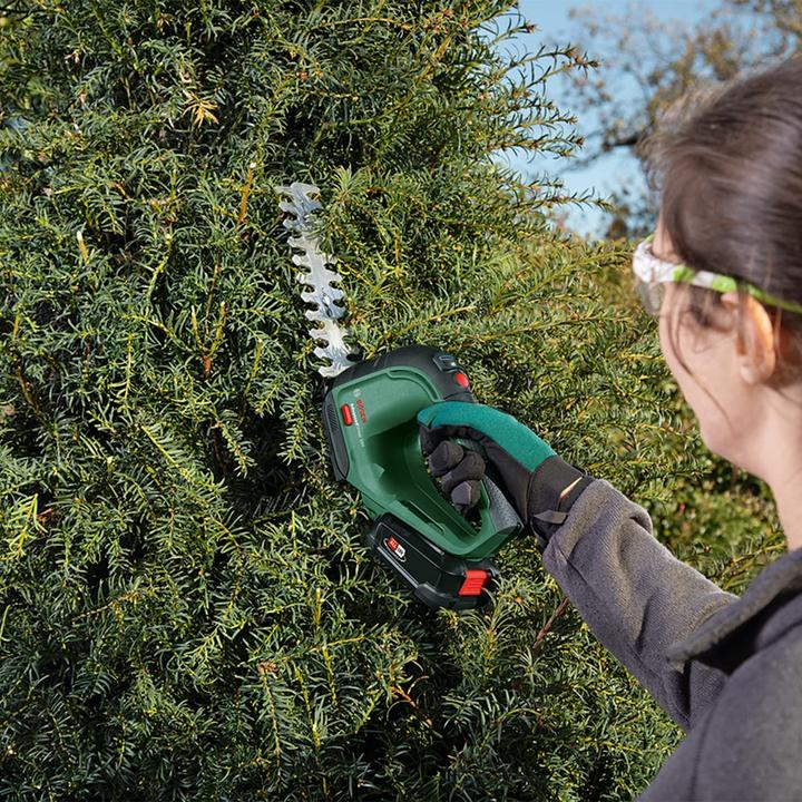 Actual product image Bosch Home & Garden Advanced Shear 18V-10 (Cordless hedgecutters)