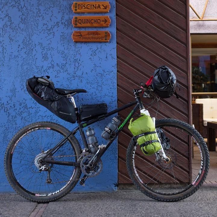 Actual product image Blackburn Outpost Elite (0.50 l, Frame bag)