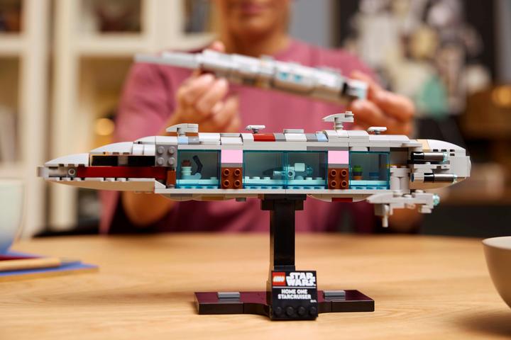 Actual product image LEGO Sternkreuzer Heimat Eins (75405, LEGO Star Wars)