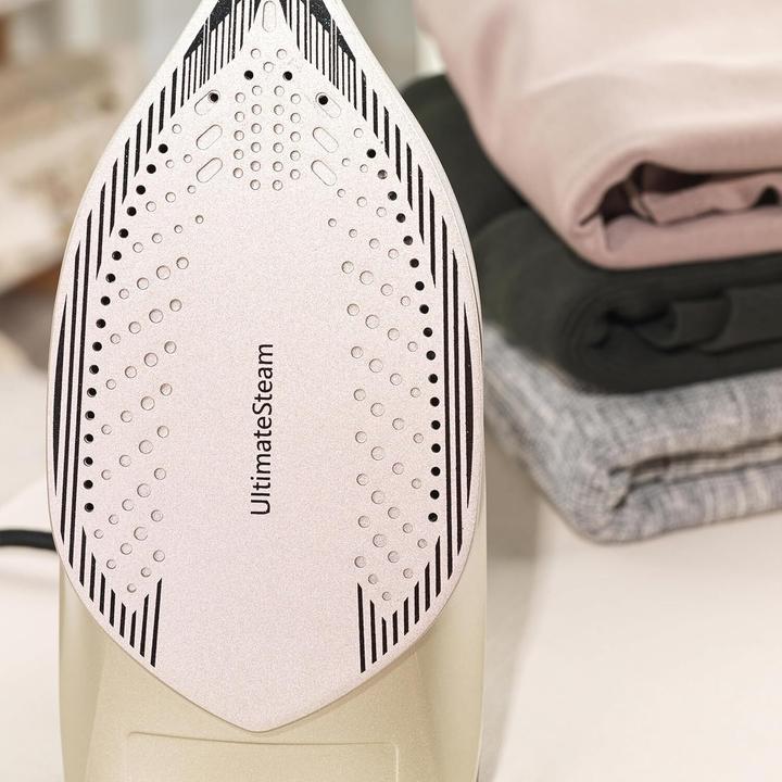 Actual product image Petra PF01480VDE 2200W Steam iron (2200 W)