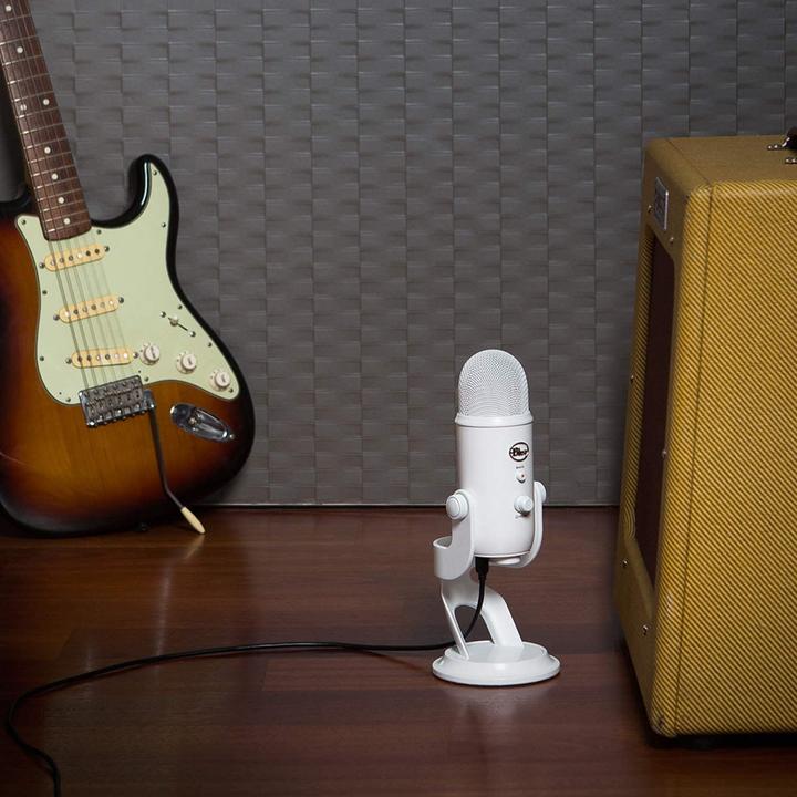 Actual product image Blue Yeti