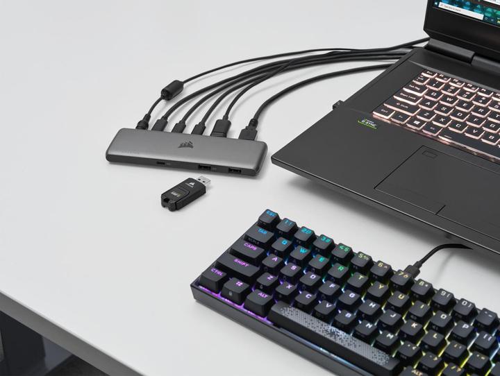 Actual product image Corsair USB 100 (USB-C, 4 Ports)