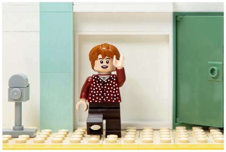 Image du produit LEGO Ideas BTS Dynamite (21339, LEGO Ideas, LEGO difficiles à trouver)