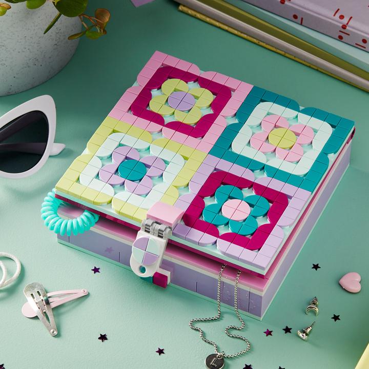 Actual product image LEGO jewellery box (41915, LEGO Dots)