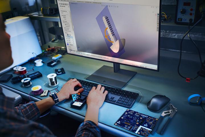 Produktbild HP Z1 G9 (Intel Core i7-14700, 16 GB, 1000 GB, T400)