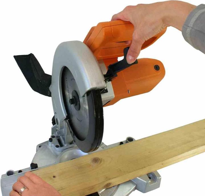 Actual product image Atika Crosscut and mitre saw KGS 210 N incl. saw blade