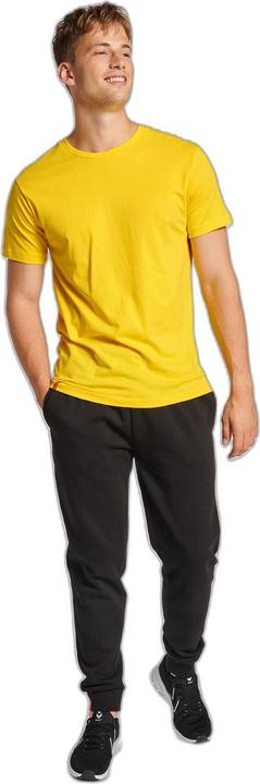 Actual product image hummel Hmlred Basic T-Shirt S/S (S)