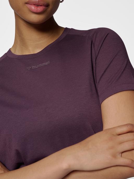Actual product image hummel hmlMT VANJA T-SHIRT (XS)