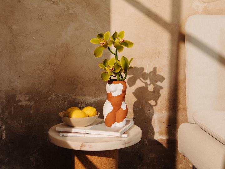 Actual product image Doiy Body Vase Multi - Small (DYVASBOSV) (1 x)