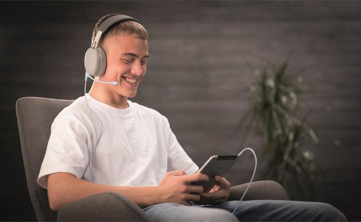 Actual product image Onanoff education headphones secondary school & university