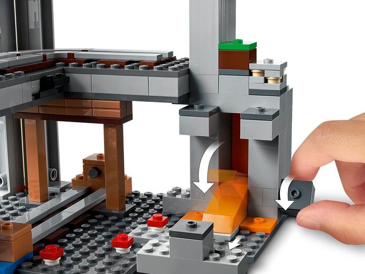 Actual product image LEGO The first adventure (21169, LEGO Minecraft)
