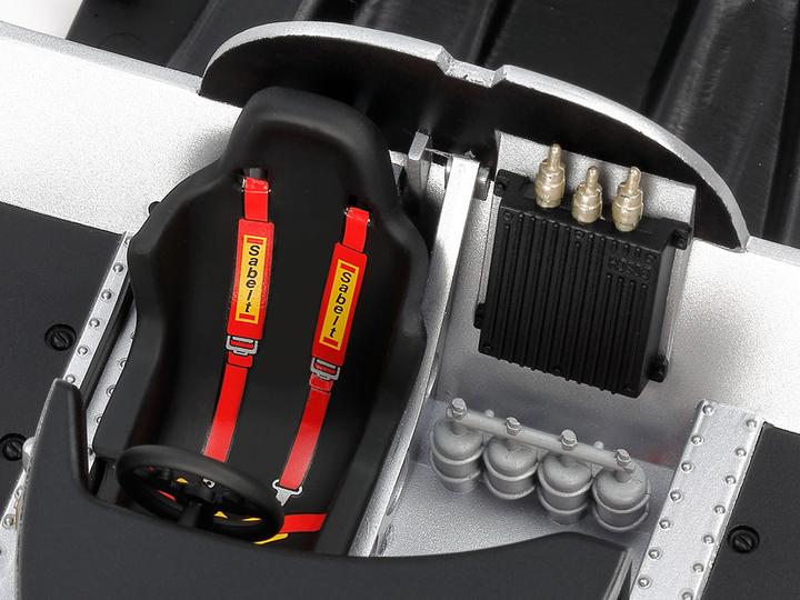 Actual product image Tamiya 1/24 Porsche 962C Jaegermeister
