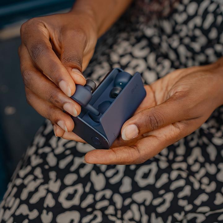 Produktbild RHA TrueConnect 2 True Wireless In-Ear-Kopfhörer mit Charging Case Navy (ANC, 35 h, Kabellos)