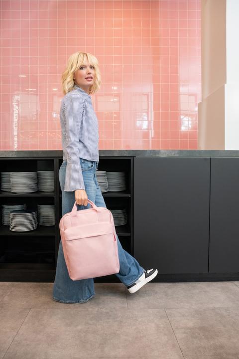 Actual product image reisenthel allday backpack M twist blush (15 l)