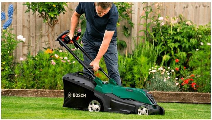 Image du produit Bosch Home & Garden Akku-Rasenmäher AdvancedRotak 36V-40-650, 2 x Akku 36V 4,0Ah (Fonctionnement sur batterie)