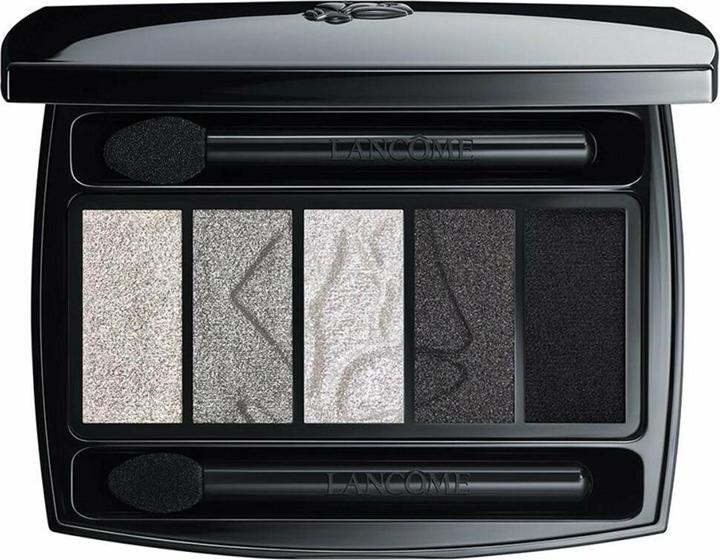 14 Smokey Chic