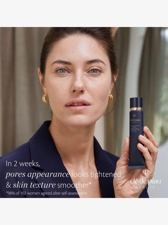 Actual product image Clé De Peau Pore Refining Mattifying Veil (Suntan cream, SPF 25, 38 ml)