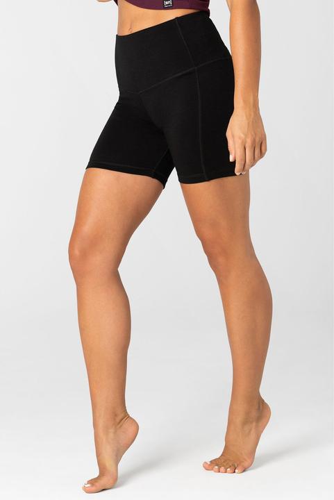 Actual product image Super Natural W Liquid Flow Shorts (S)