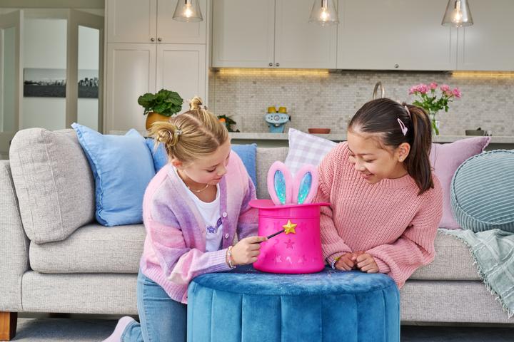 Actual product image Zuru Pets Alive Magic Bunny (33 cm)