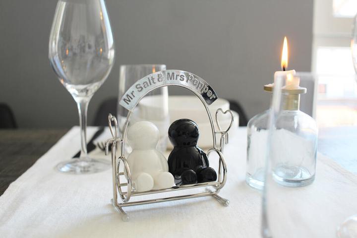 Produktbild Winkee Mr Salt & Mrs Pepper Shakers - Salt and Pepper Dispenser (Diverse Gewürze)