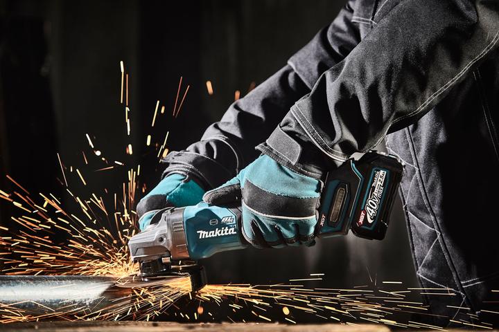 Actual product image Makita 40V Battery Angle Grinder GA005GZ (125 mm)