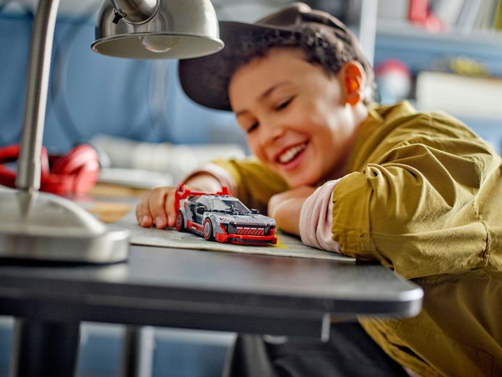 Image du produit LEGO Audi S1 e-tron quattro voiture de course (76921, LEGO Speed Champions)
