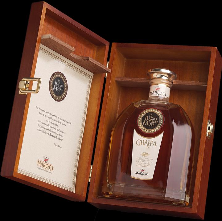 Produktbild Marcati Grappa di Amarone Barrique "il bacio delle muse" in Holzkiste (1 x 70 cl)