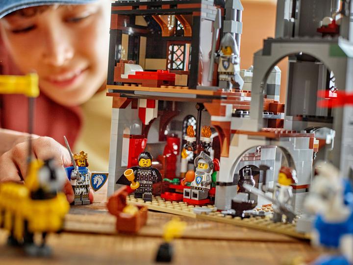 Produktbild LEGO Ritterburg im Mittelalter (31168, LEGO Creator Expert)