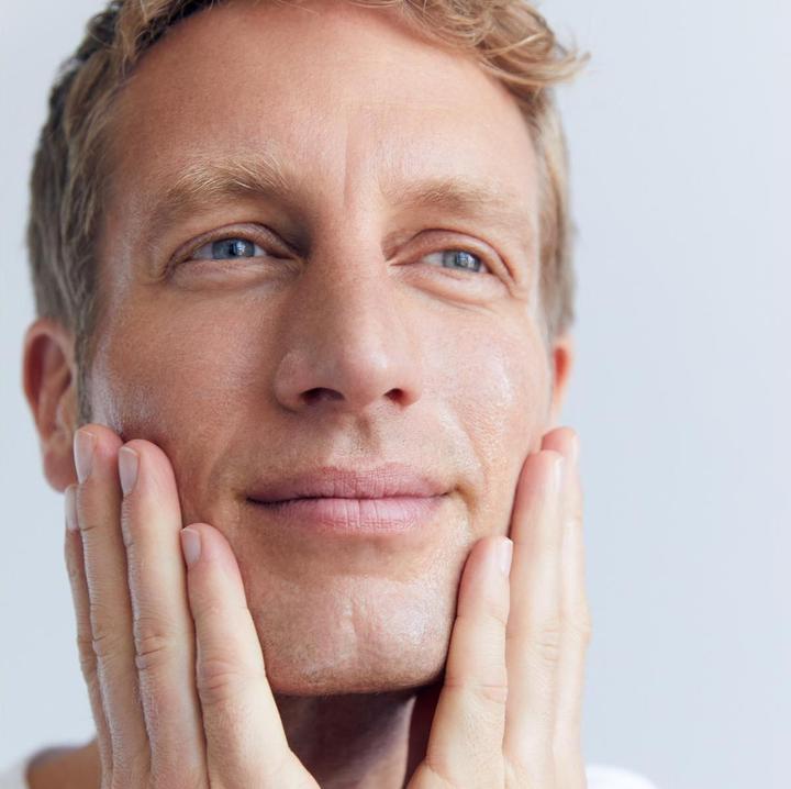 Produktbild NIVEA MEN Sensitive Rasierschaum (50 ml, Rasierschaum)