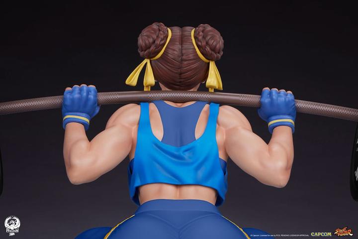 Actual product image PCS Street Fighter statuette Premier Series 1/4 Chun-Li Powerlifting (Alpha Edition) 37 cm