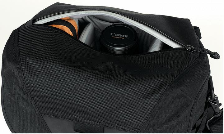 Actual product image Lowepro Stealth Reporter D300 AW (Camera shoulder bag)