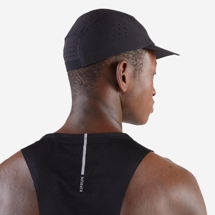 Actual product image Kiprun Lauf-Cap Schirmmütze ultraleicht - schwarz (One size)