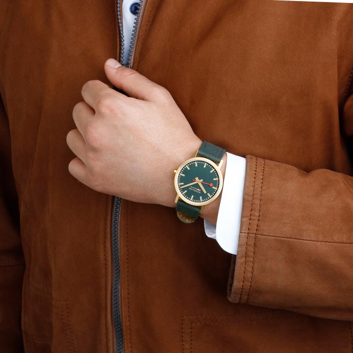 Immagine prodotto Mondaine Classico - ispirato alla natura - Ip Gold (Orologio da polso analogico, 40 mm)