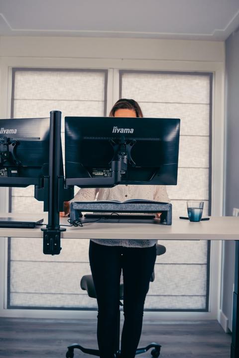 Actual product image Bakker Elkhuizen Sit-stand desk Work Move black Top white 120x70 (120 x 70 x 70 cm)