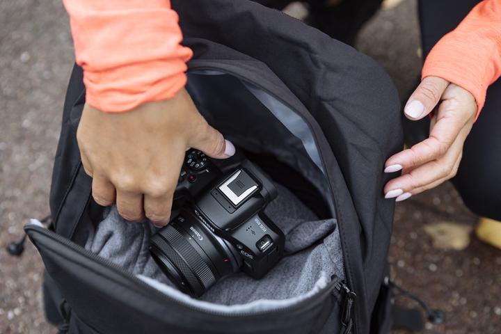 Actual product image Canon EOS R50 Kit (18 - 45 mm, 24.20 Mpx, APS-C / DX)