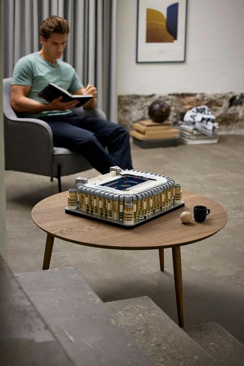 Actual product image LEGO Real Madrid - Santiago Bernabéu Stadium (10299, LEGO Icons, LEGO Rare Sets)