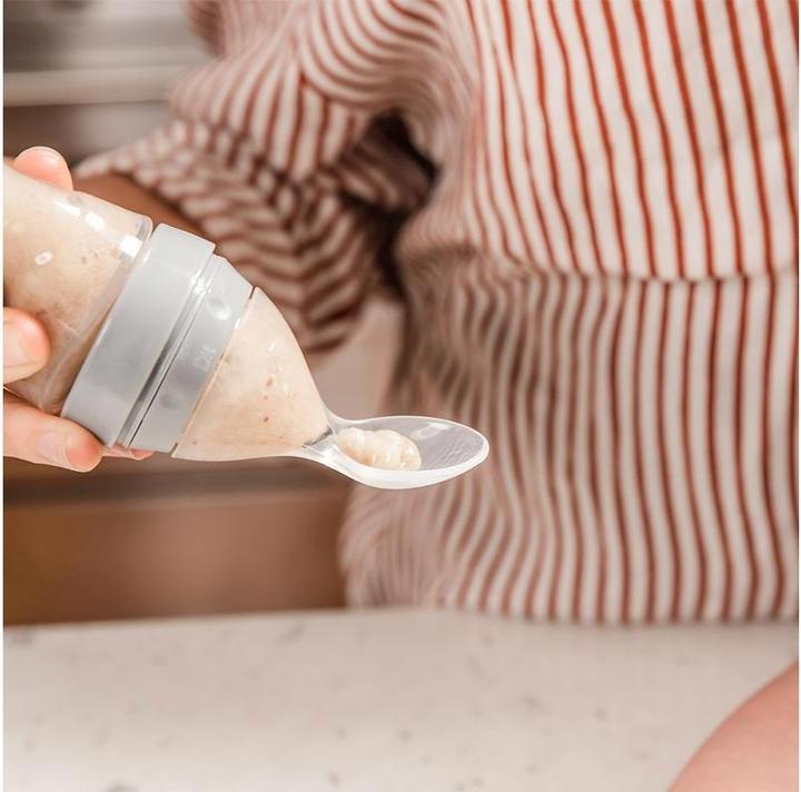 Actual product image Haakaa Squeeze feeding bottle with spoon (120 ml)