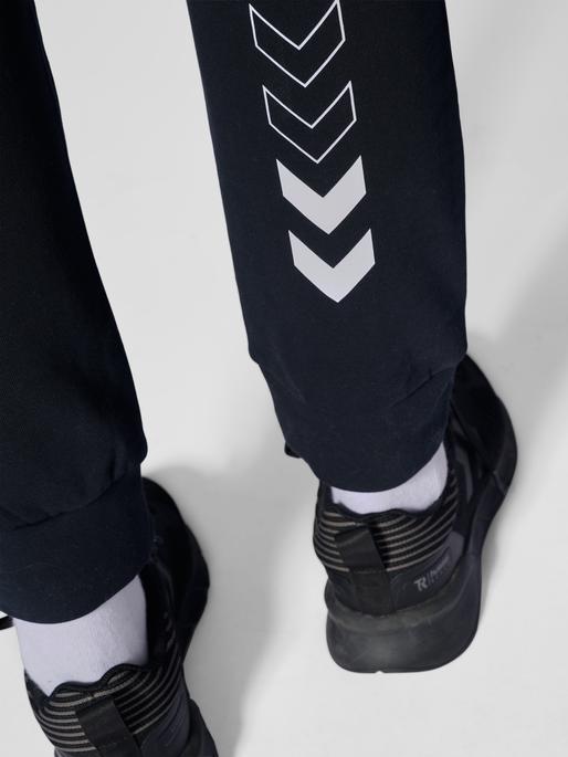 Actual product image hummel Hmlelemental Regular Pants Woman (XS)