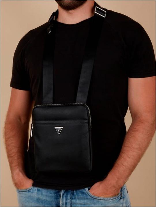 Actual product image Guess 2673654