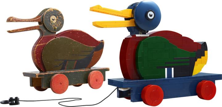 Actual product image LEGO Promotional Exclusive Wooden Duck Wooden Duck (40501)