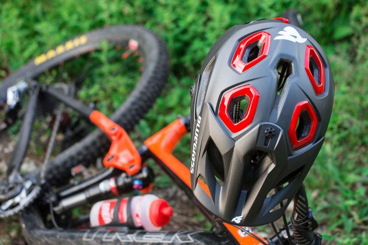 Actual product image Bluegrass Bicycle Golden Eyes MTB Helmet (58 - 63 cm)