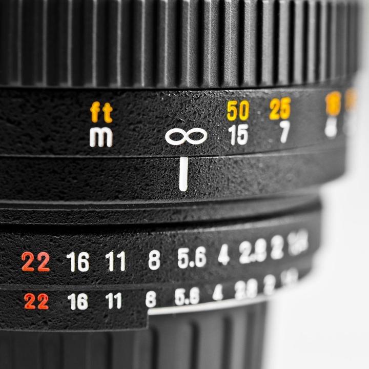 Produktbild Walimex pro Pro Objektiv 85mm, f/1.4 IF, Canon (Canon EF, Vollformat)
