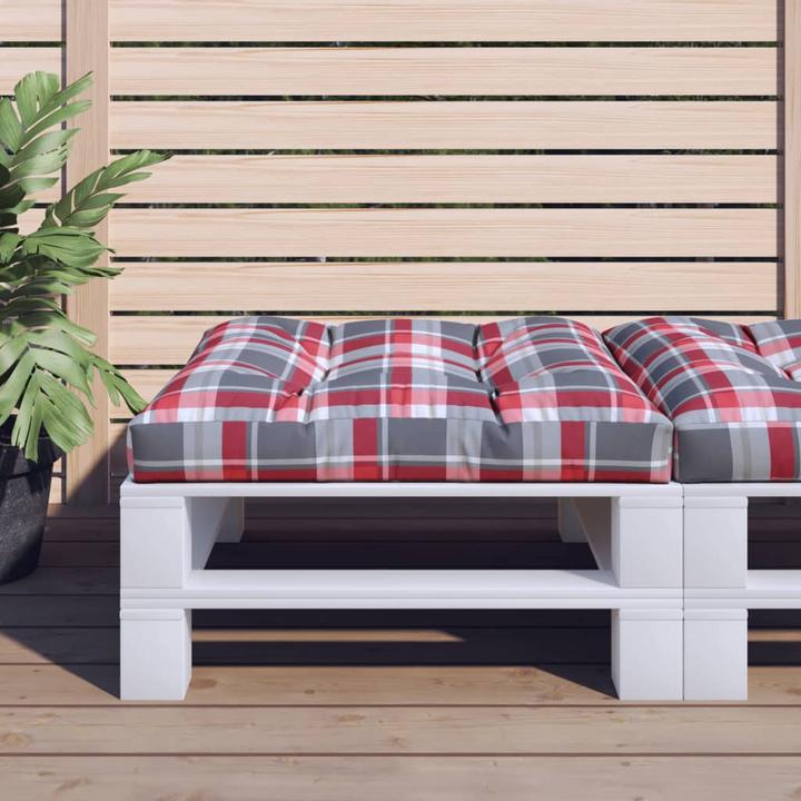 Red chequered pattern