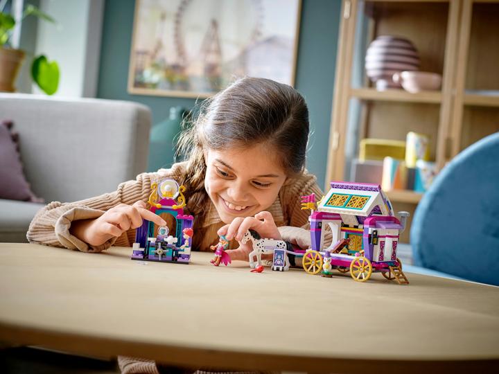 Image du produit LEGO La roulotte magique (41688, LEGO Friends)